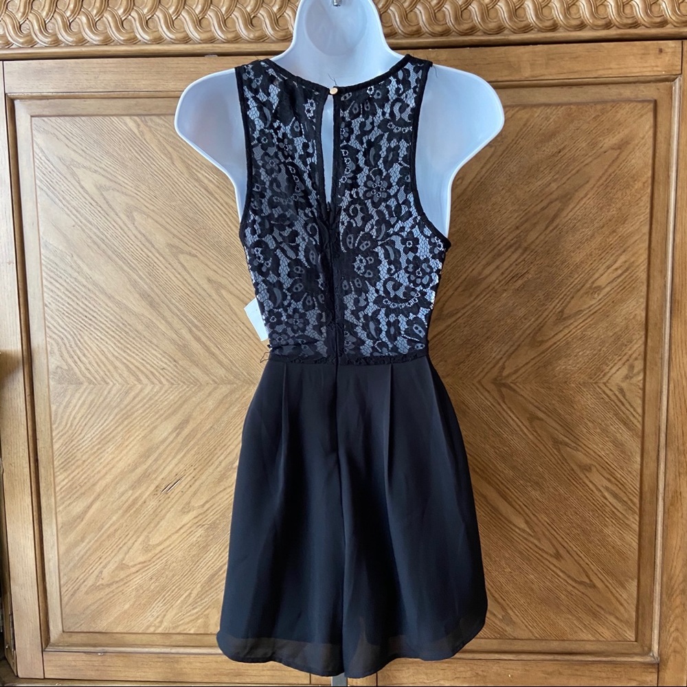 Forever 21 black lace back open in front romper - Picture 7 of 7